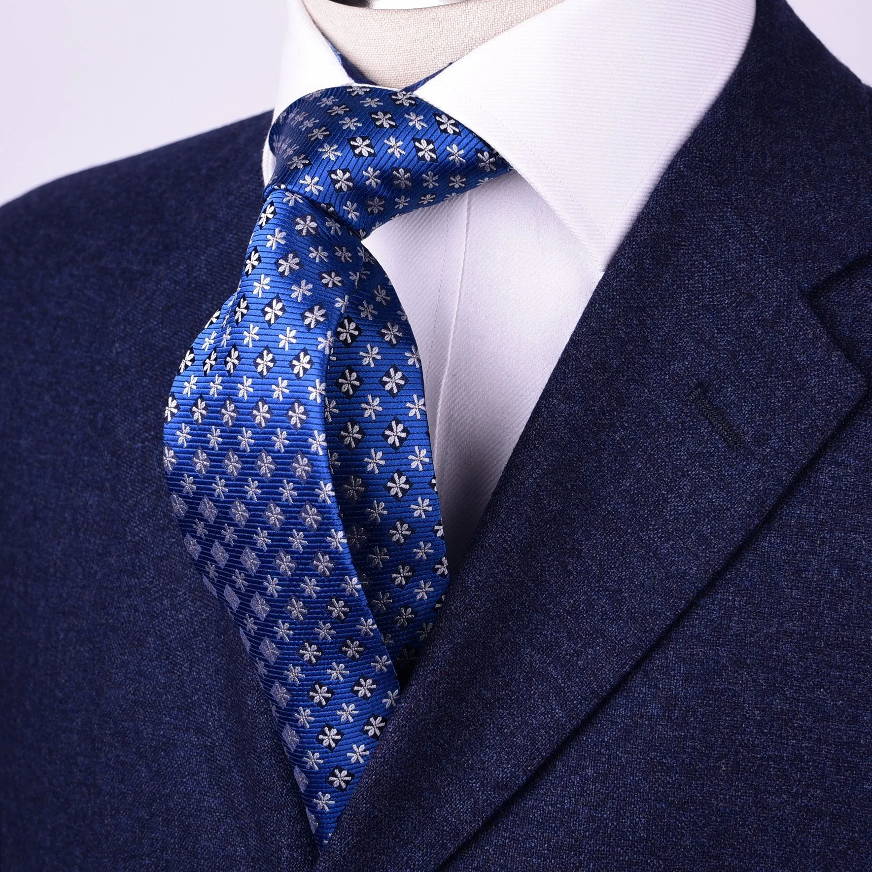 Blue Floral Skinny Woven Tie with Snowflake Daisies Luxury Fashion 3"