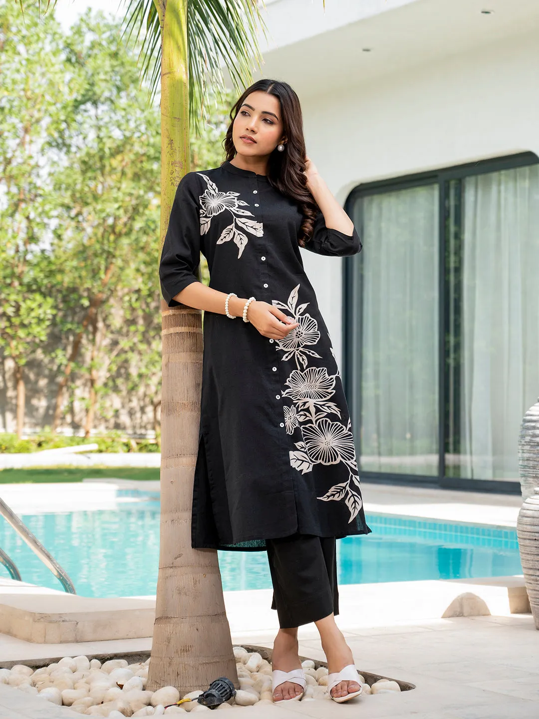 Jashvi Black Floral Printed Cotton A-line Fit Kurta Pant Set