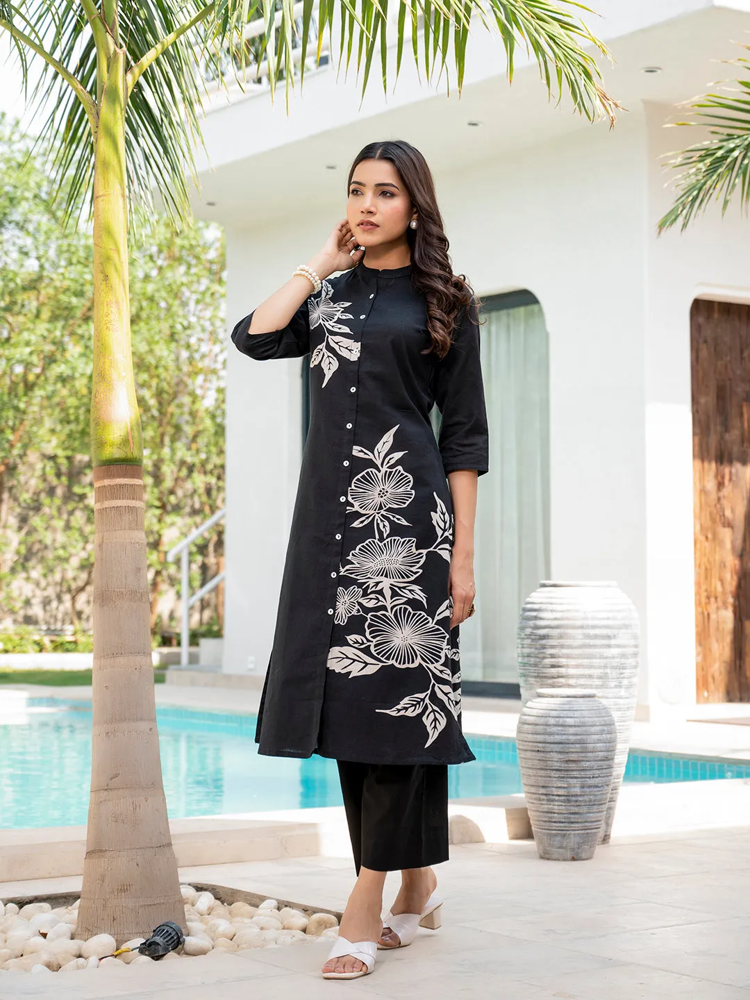 Jashvi Black Floral Printed Cotton A-line Fit Kurta Pant Set
