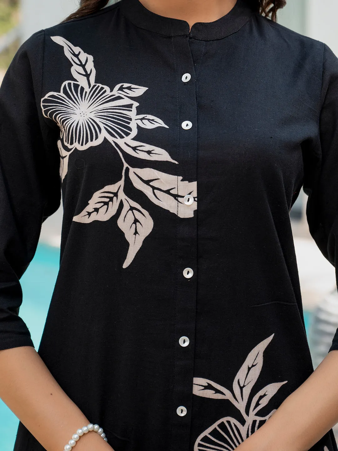 Jashvi Black Floral Printed Cotton A-line Fit Kurta Pant Set